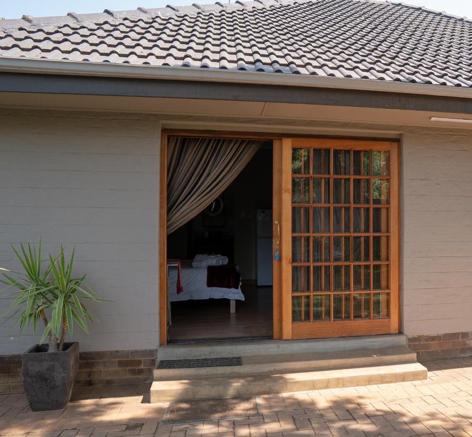 Opstal Gastehuis พ็อตเชฟสตรูม ภายนอก รูปภาพ